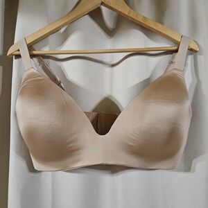 Skims Lightly Lined Wireless Plunge Bra Beige Size 40DD Seamless Comfort